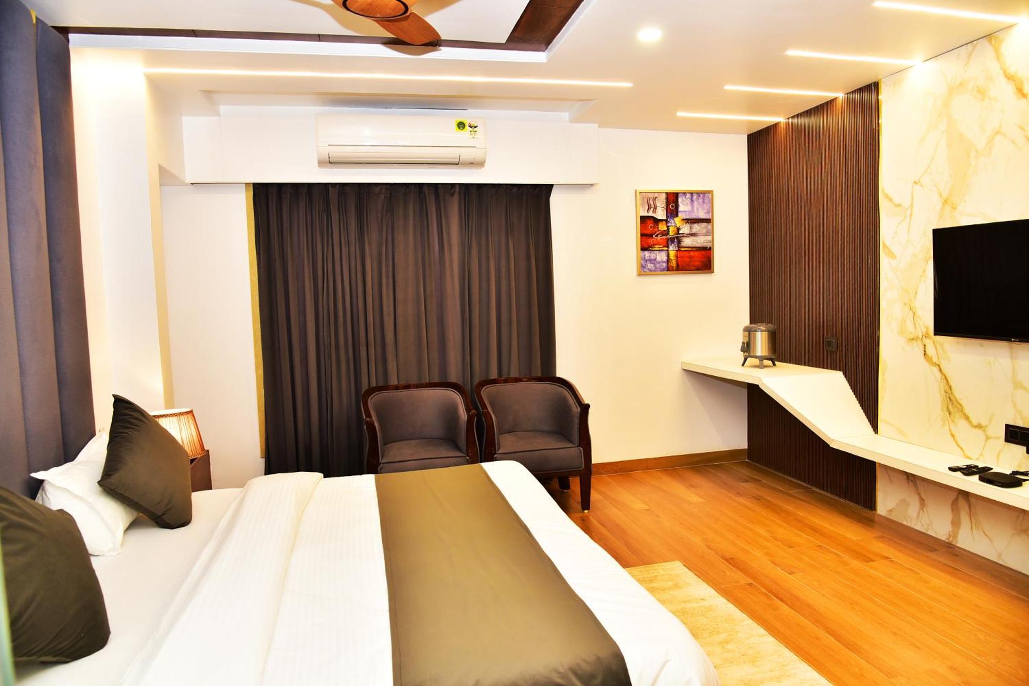 Hotel Divine Peak Pachmarhi Exterior photo