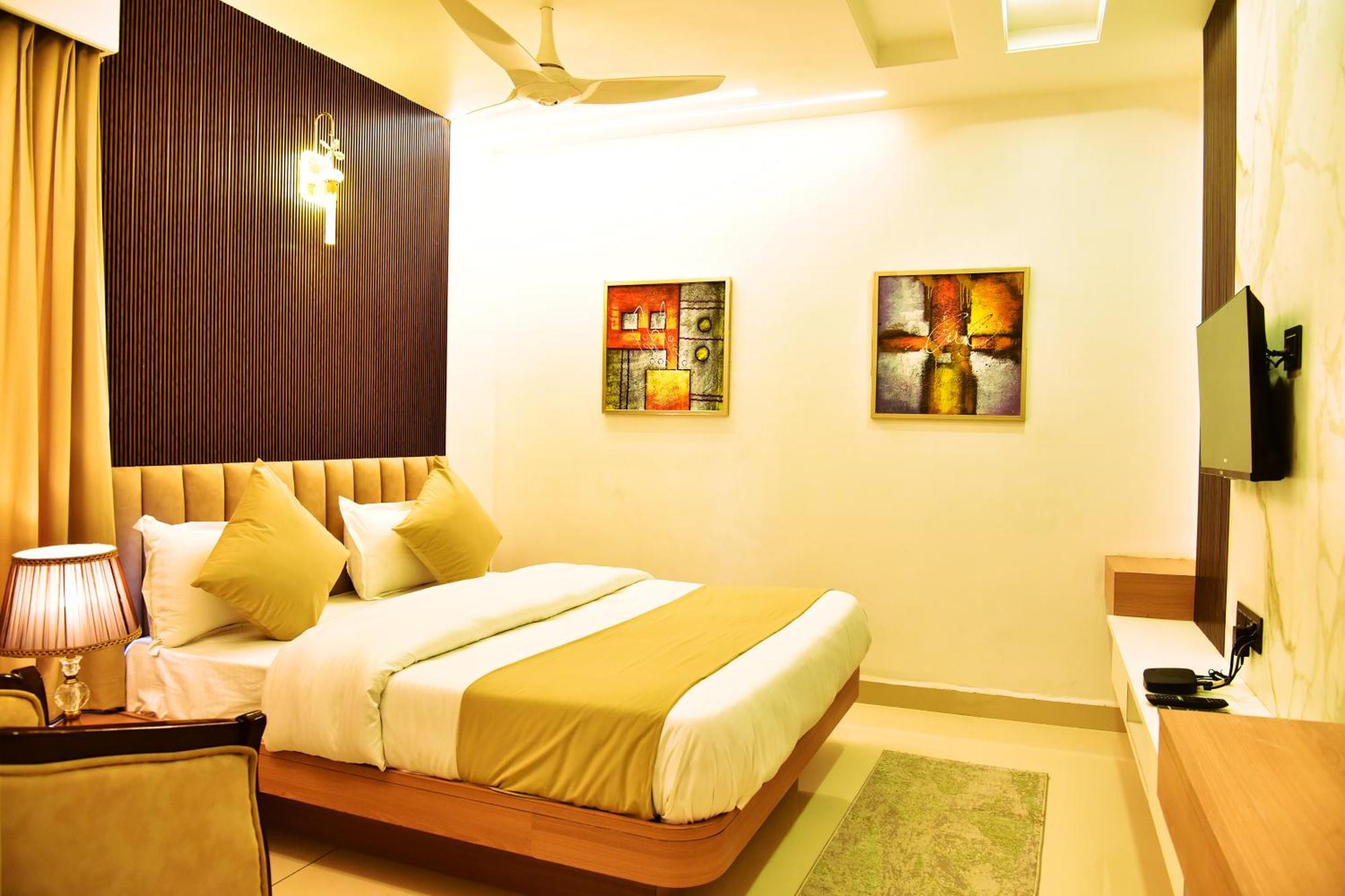 Hotel Divine Peak Pachmarhi Exterior photo