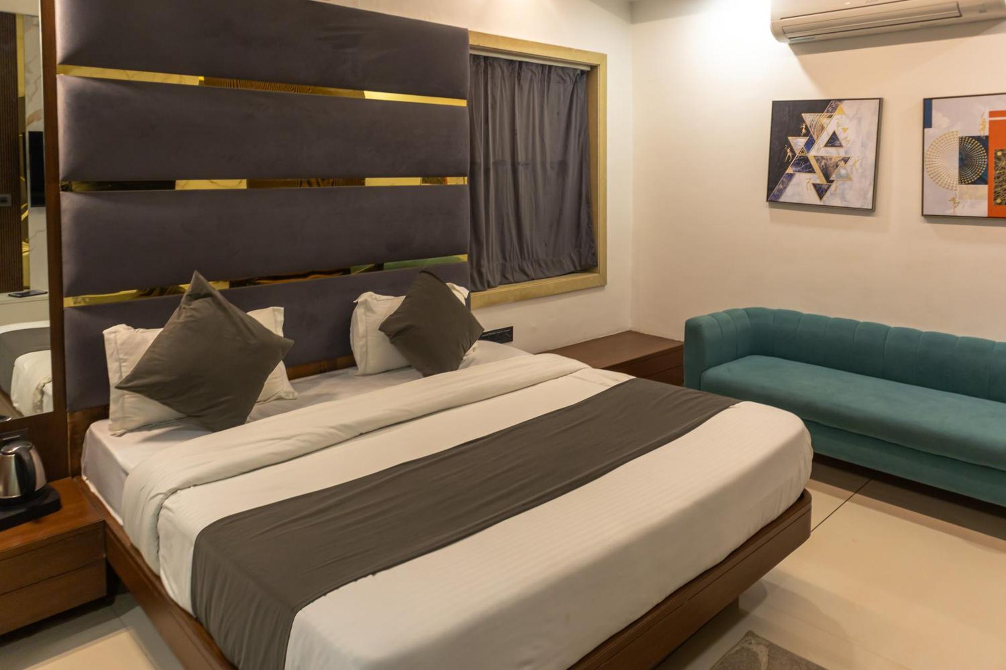 Hotel Divine Peak Pachmarhi Exterior photo